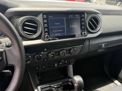 Used 2020 Toyota Tacoma TRD Off-Road w/ Technology Package AWD/4WD image 16