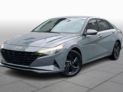 Used 2022 Hyundai Elantra SEL w/ Convenience Package