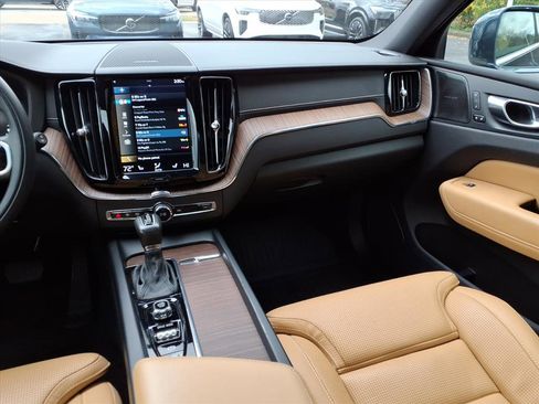 Used 2021 Volvo XC60 T5 Inscription w/ Protection Package Premier image 14