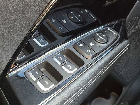 Certified 2022 Kia Niro EX image 21