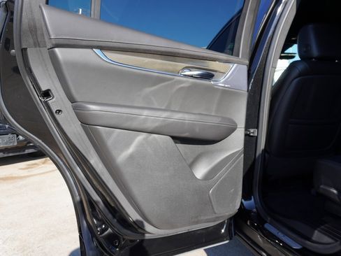 Used 2020 Cadillac XT6 Premium Luxury w/ Platinum Package image 20