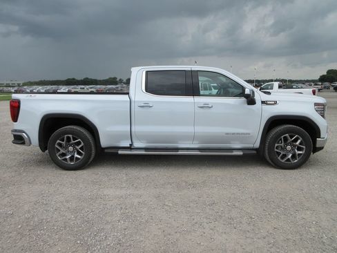 New 2026 GMC Sierra 1500 SLT w/ SLT Premium Plus Package AWD/4WD image 3