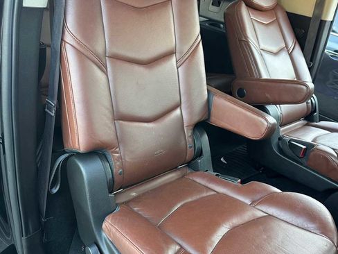 Used 2016 Cadillac Escalade ESV Premium image 12