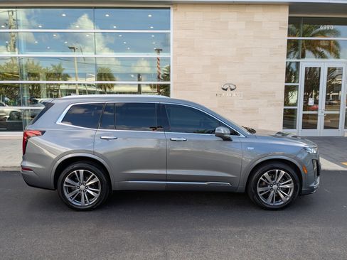 Used 2020 Cadillac XT6 Premium Luxury image 3