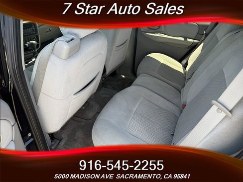 Used 2009 Chevrolet TrailBlazer LT w/ Cargo Convenience Package image 14