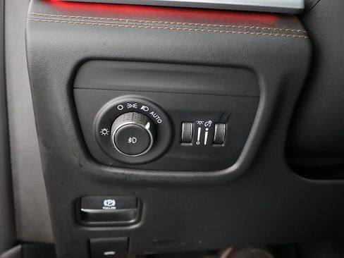 Used 2023 Jeep Grand Cherokee Summit AWD/4WD image 46