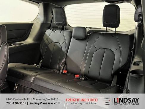 New 2026 Chrysler Pacifica Select image 12