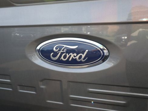 Used 2023 Ford F150 Lariat w/ Trailer Tow Package image 11