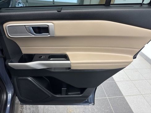 Used 2021 Ford Explorer Limited w/ Equipment Group 301A image 12