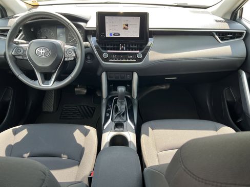 Certified 2024 Toyota Corolla Cross LE FWD image 4