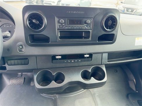 Used 2019 Mercedes-Benz Sprinter 170 image 21