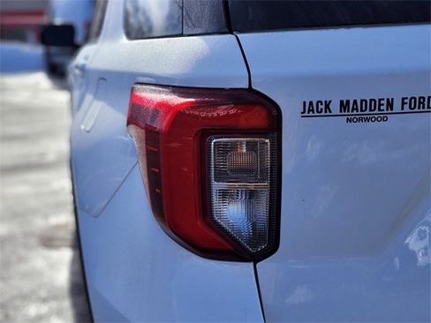 Certified 2022 Ford Explorer ST-Line image 9