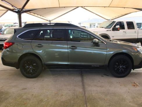 Used 2018 Subaru Outback 2.5i Premium image 8