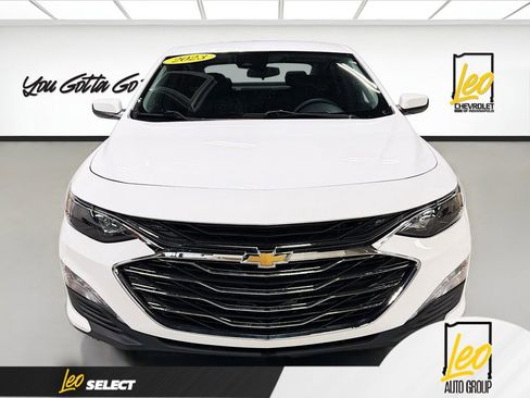 Used 2023 Chevrolet Malibu LT image 2