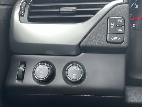 Used 2018 Chevrolet Tahoe LT w/ LT Signature Package image 14