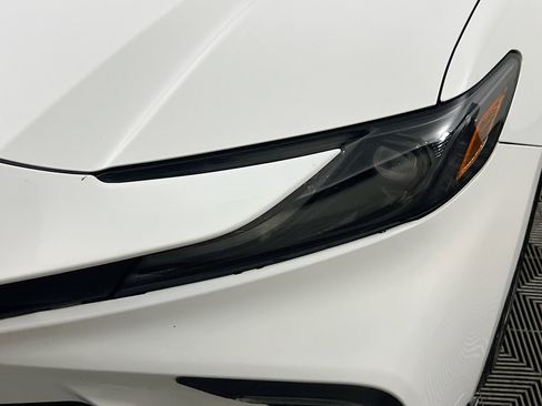 Used 2025 Toyota Camry SE image 11