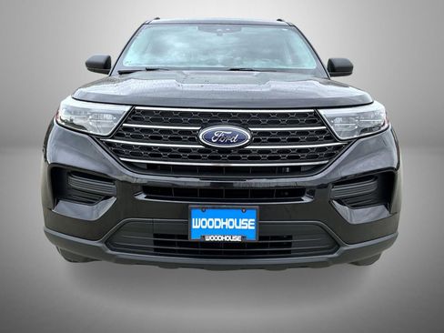 Used 2020 Ford Explorer XLT AWD/4WD image 2