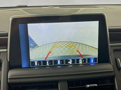 Used 2024 Chevrolet Tahoe High Country w/ Premium Package image 15