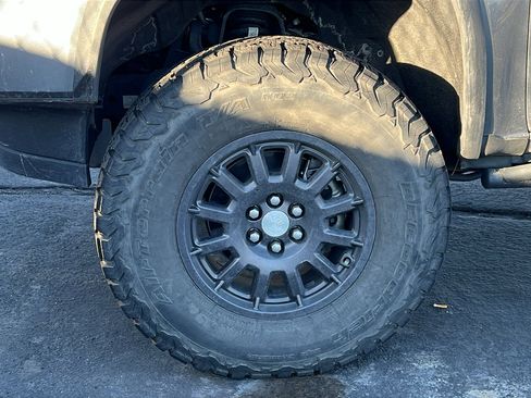 Used 2021 Chevrolet Colorado ZR2 image 2