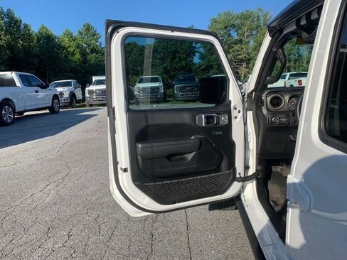 Used 2022 Jeep Wrangler Unlimited Sport AWD/4WD image 22