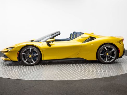 Certified 2024 Ferrari SF90 Spider image 2