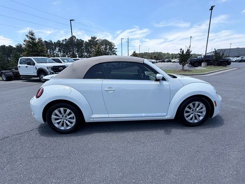 Used 2019 Volkswagen Beetle 2.0T S FWD image 10