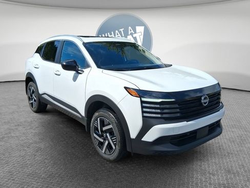 Used 2026 Nissan Kicks SV w/ SV Premium Package FWD image 1