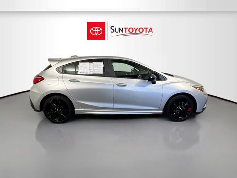 Used 2018 Chevrolet Cruze LT w/ Redline Edition FWD image 2