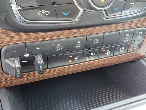 Used 2017 RAM 2500 Laramie w/ Sport Appearance Group image 26