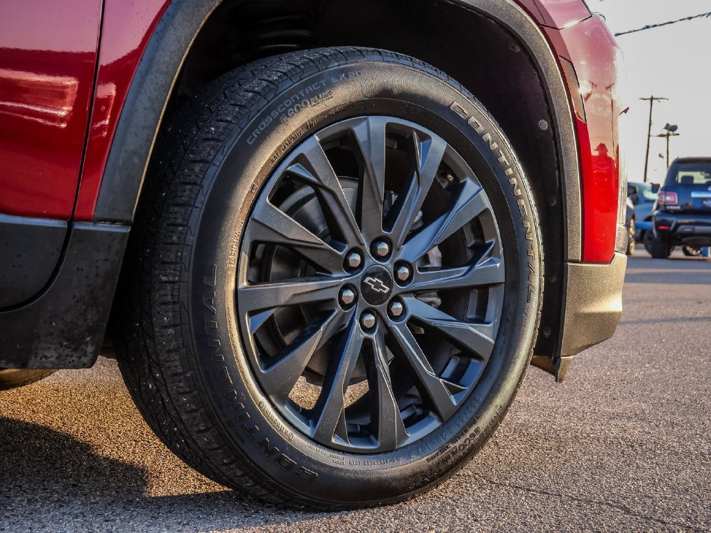 Used 2022 Chevrolet Traverse RS w/ LPO, Floor Liner Package FWD image 9