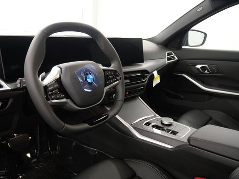 Used 2025 BMW 330i 330i w/ M Sport Package image 14