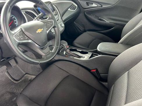 Used 2025 Chevrolet Malibu RS FWD image 5