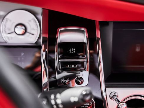Used 2018 Rolls-Royce Dawn RWD image 57