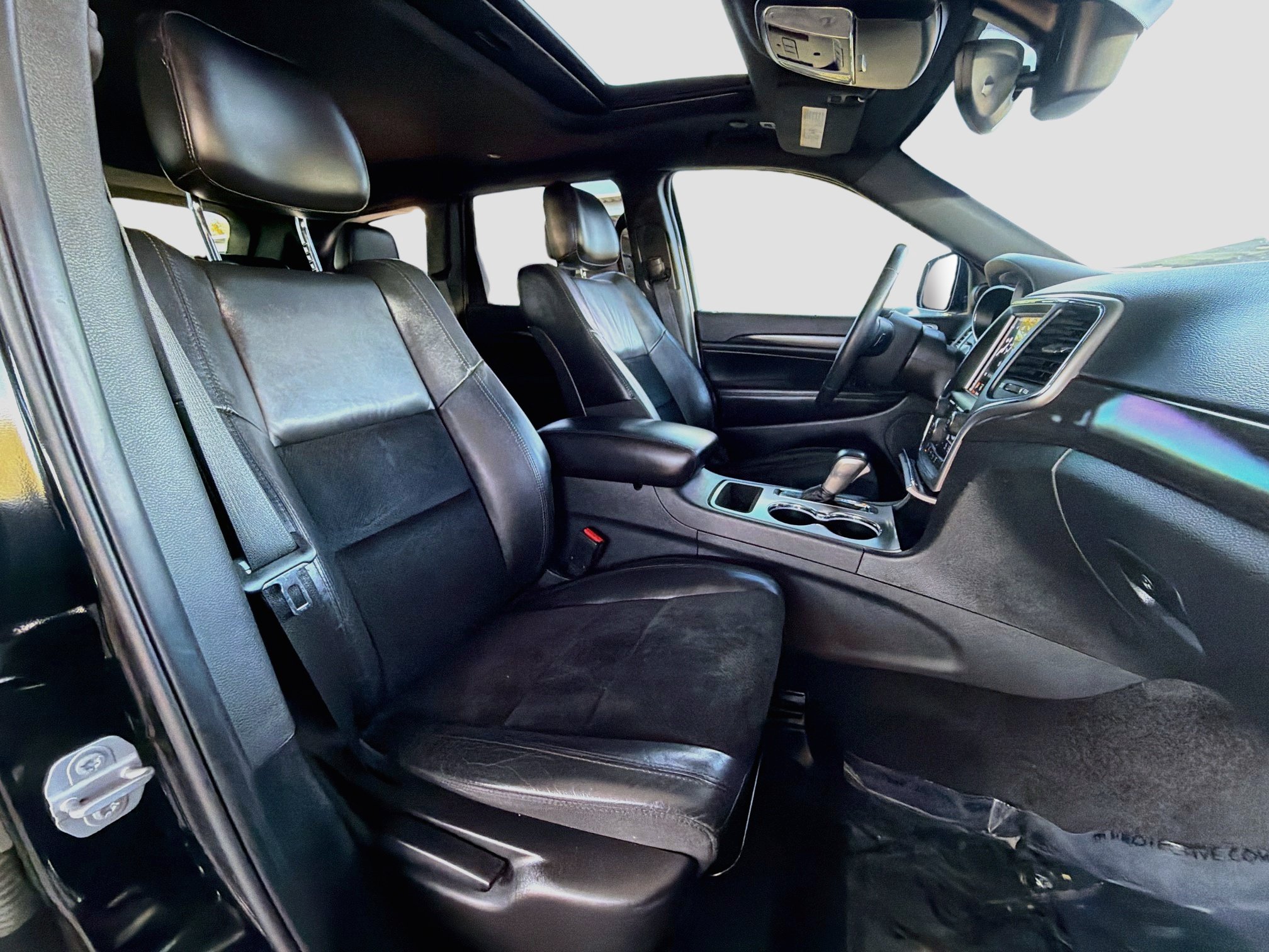 Used 2018 Jeep Grand Cherokee Altitude AWD/4WD image 31