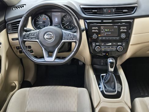 Used 2017 Nissan Rogue SV image 21