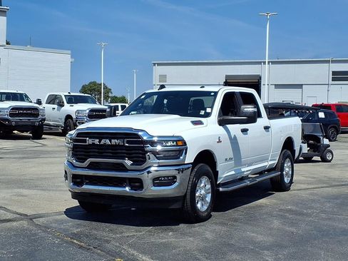 Used 2026 RAM 2500 Big Horn AWD/4WD image 2
