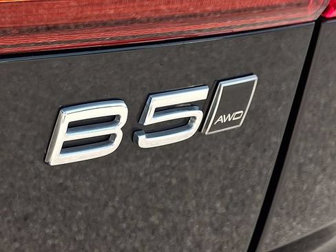 Certified 2023 Volvo XC60 B5 Plus w/ Climate Package AWD/4WD image 30