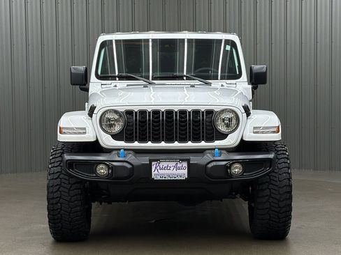 Used 2024 Jeep Wrangler Unlimited w/ Convenience Group AWD/4WD image 8