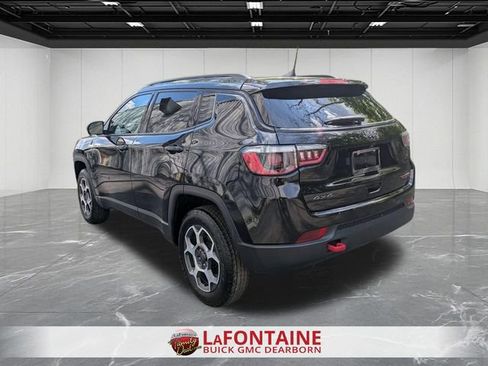 Used 2022 Jeep Compass Trailhawk w/ Trailhawk Convenience Group AWD/4WD image 3