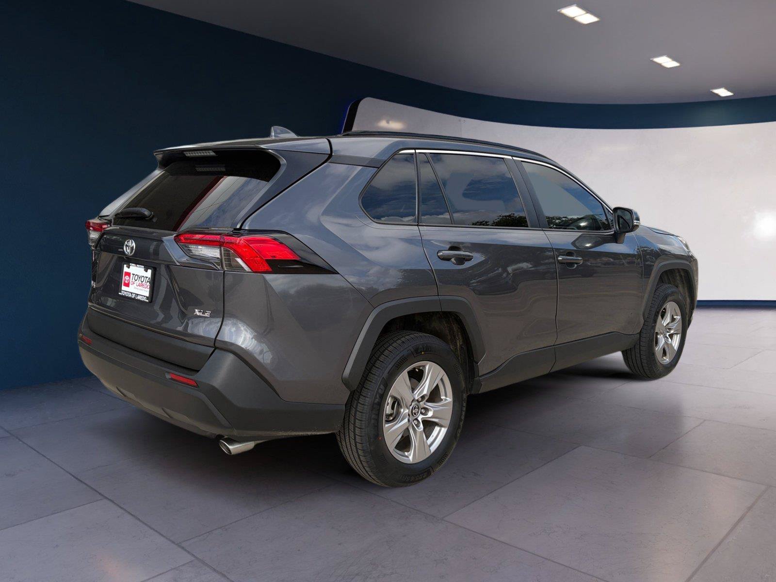 Used 2025 Toyota RAV4 XLE w/ Convenience Package FWD image 5