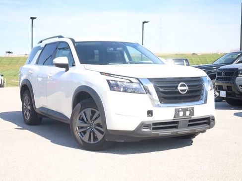 Certified 2025 Nissan Pathfinder SV AWD/4WD image 2