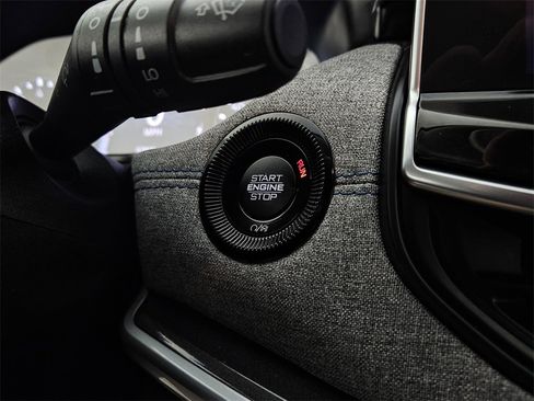 Used 2022 Jeep Compass Latitude image 17