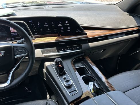 Used 2023 Cadillac Escalade ESV Premium Luxury AWD/4WD image 13