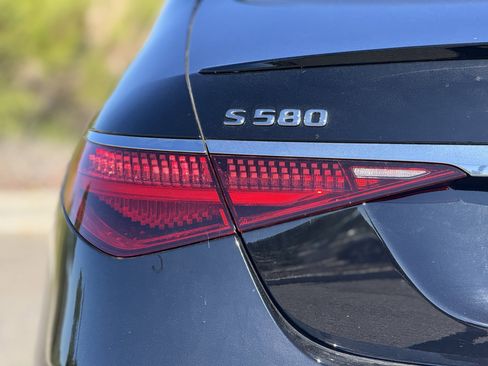 New 2025 Mercedes-Benz S 580 4MATIC Sedan image 12