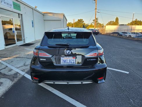 Used 2015 Lexus CT 200h w/ F Sport w/Nuluxe Interior FWD image 3