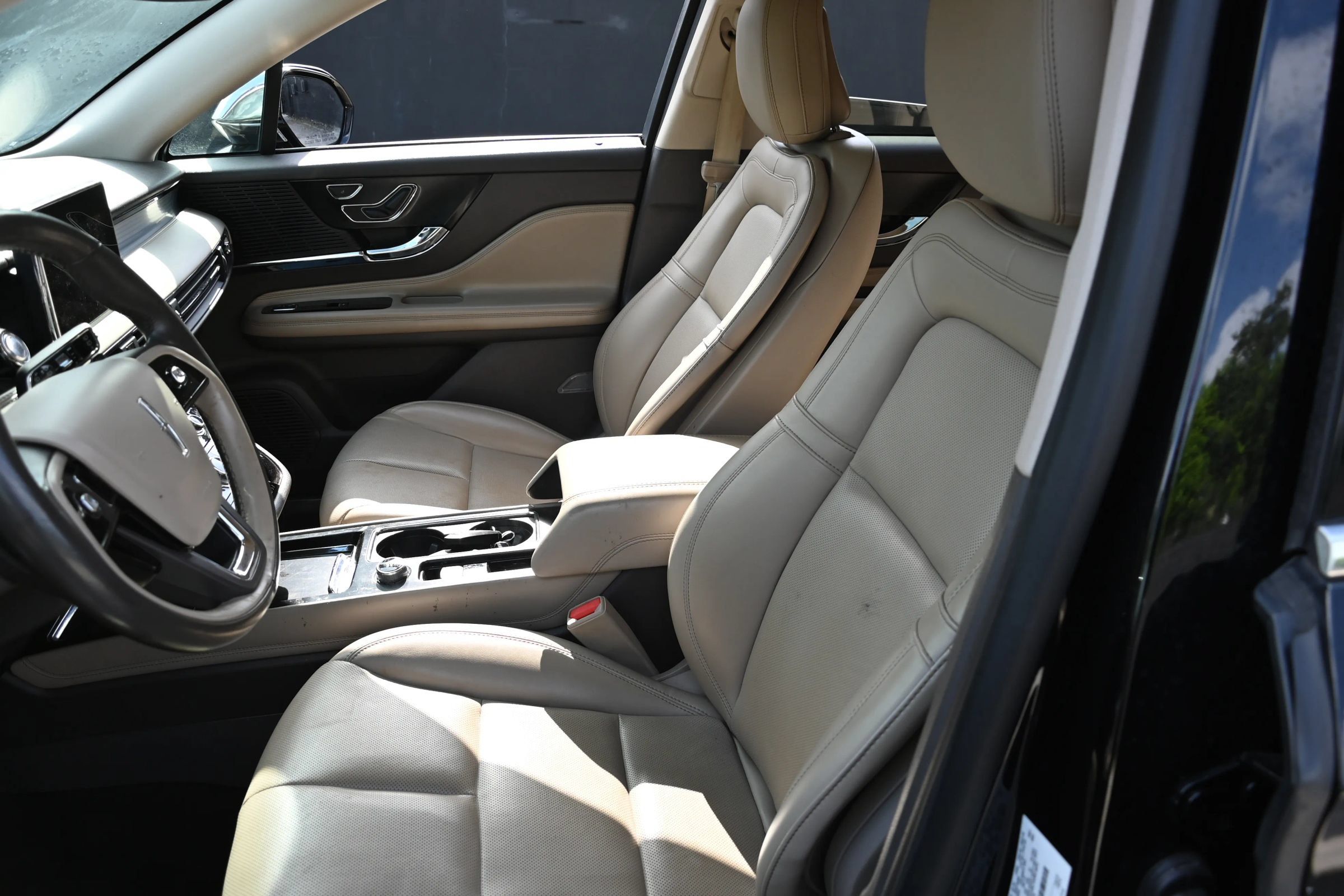 Used 2020 Lincoln Corsair FWD image 12