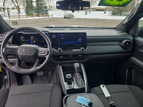 Used 2024 Chevrolet Colorado Trail Boss w/ Technology Package image 14