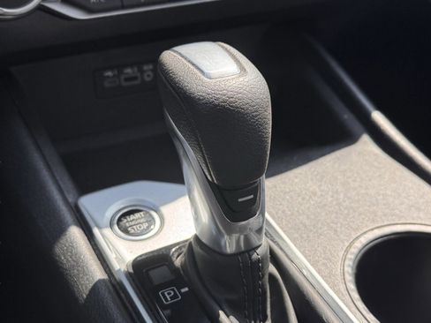 Used 2025 Nissan Altima 2.5 SV image 19