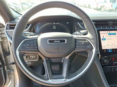 Used 2024 Jeep Grand Cherokee L Limited image 16