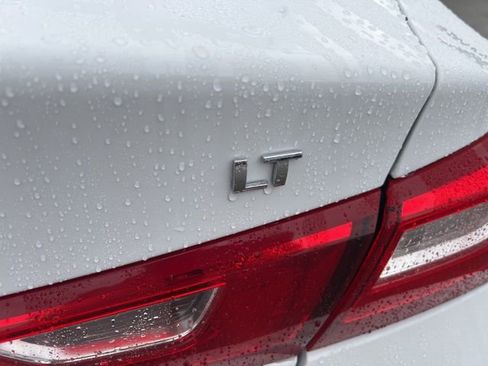 Used 2023 Chevrolet Malibu LT image 11